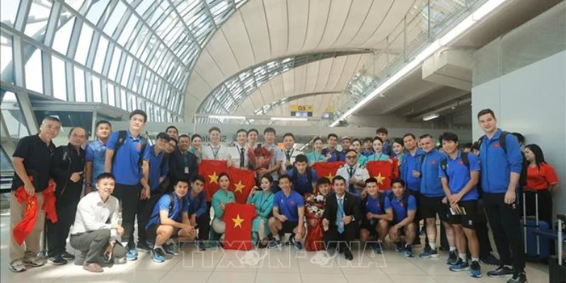 CĐV chào đón đội tuyển đến Malaysia