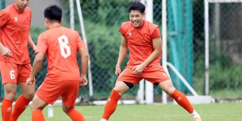 Đội tuyển Việt Nam hứng khởi trước bán kết ASEAN Cup